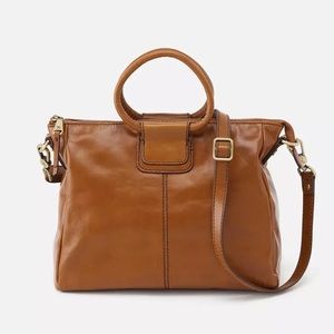 Like New HOBO Sheila Medium crossbody